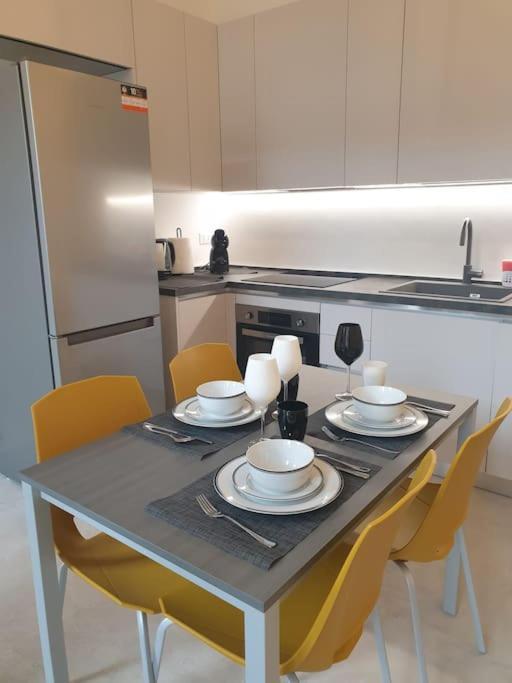 Dimora Di Privacy Fronte Parco E Ospedale Di Monza Apartment Lissone Bagian luar foto